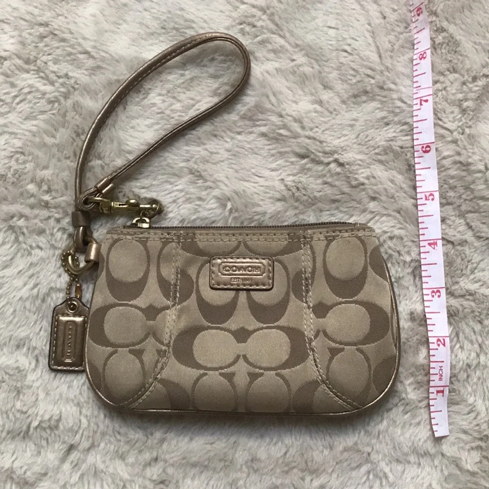 Coach Wristlet - Picture 4 of 9